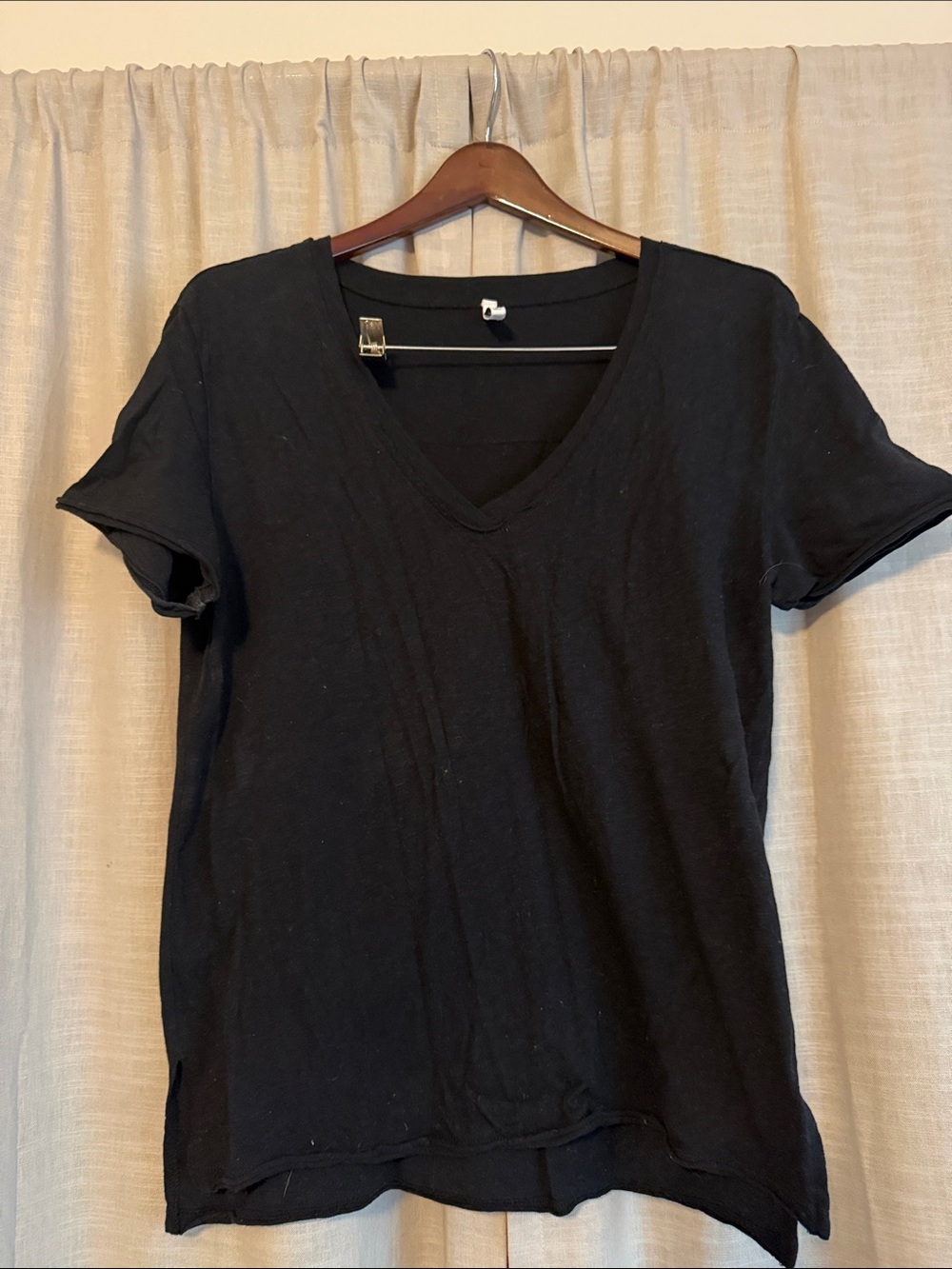 Z Supply Black V-Neck Short Sleeve Casual Tee